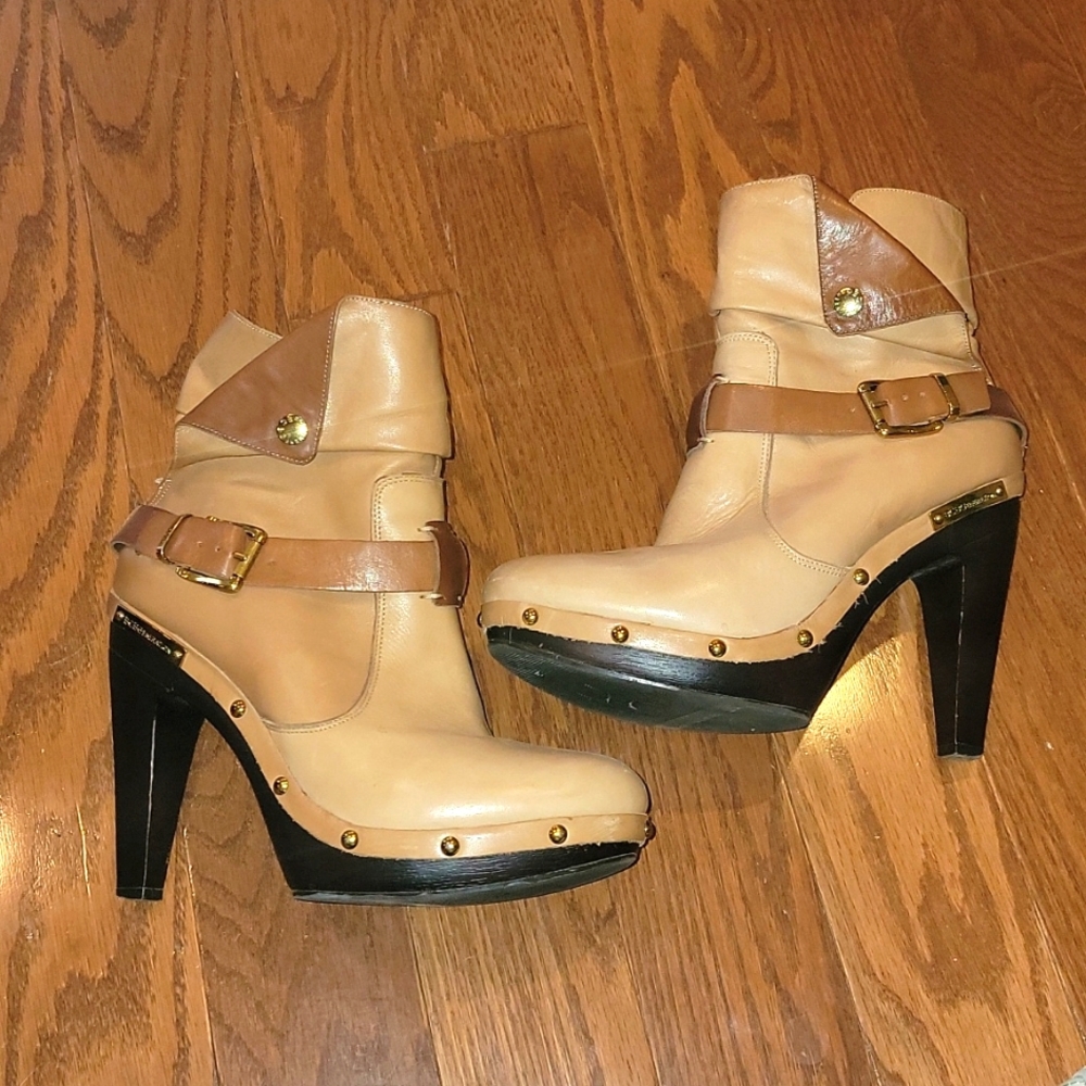 🍩 BCBGeneration Studded Brown Platform Boots